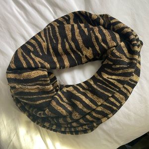 Michael Kors infinity loop scarf
